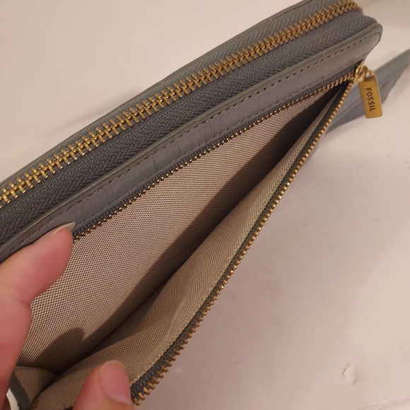 Fossil Chambray Liza Zip Around Clutch Wallet - Picture 5 of 16